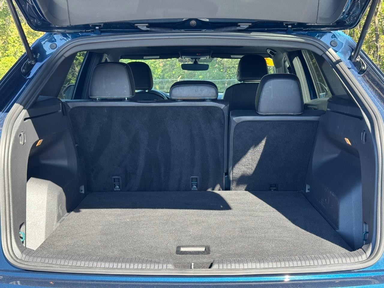 2022 Volkswagen Atlas Cross Sport V6 SE photo 3