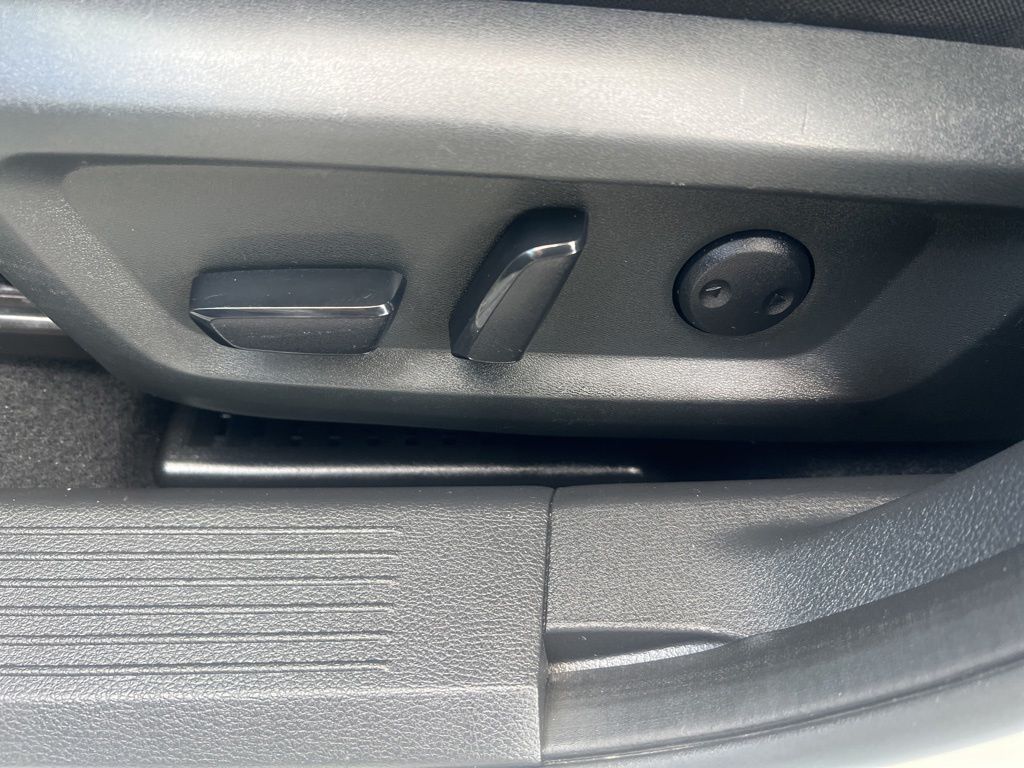 2023 Nissan Rogue SV photo 42