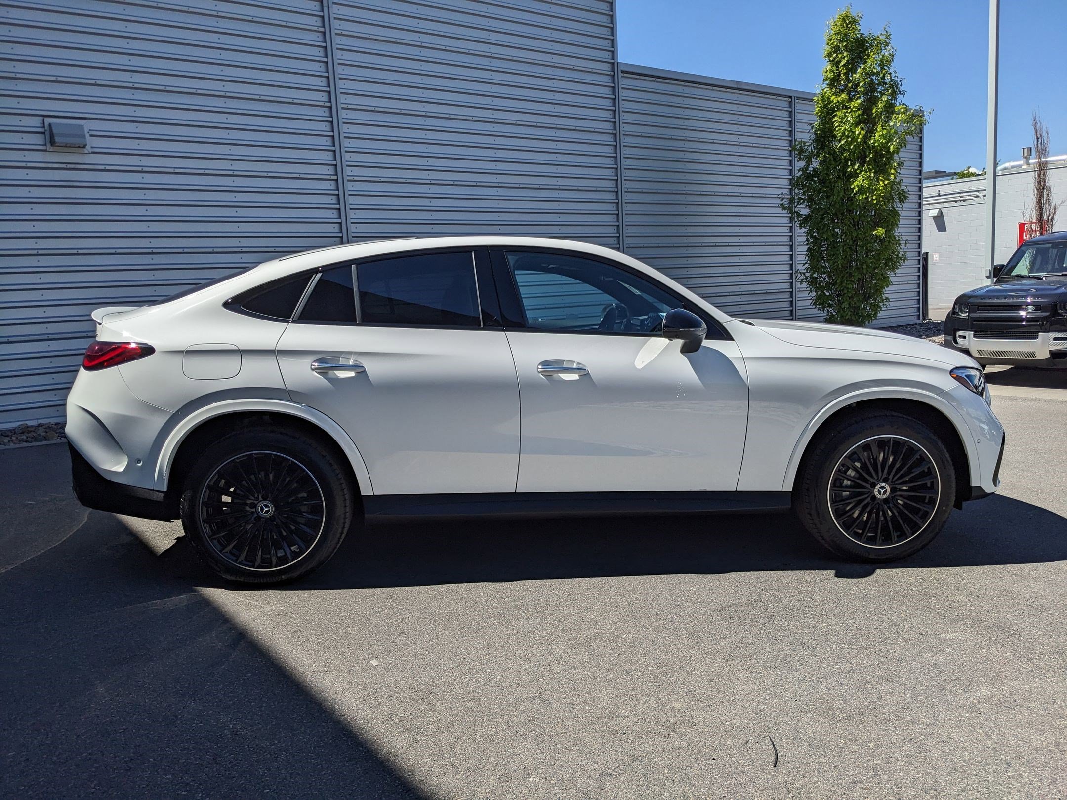 2025 Mercedes Benz GLC 300 4MATIC photo 2