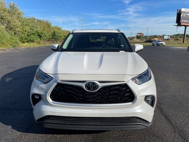 2024 Toyota Highlander XLE photo 8