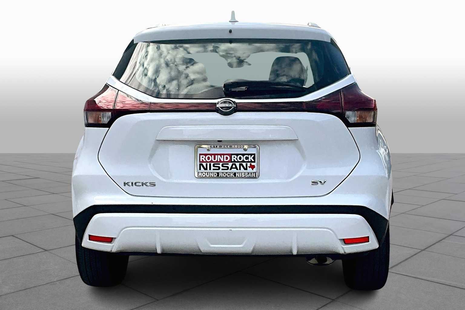 2024 Nissan Kicks SV photo 3