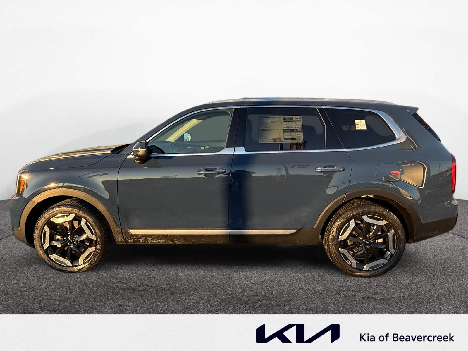 2025 Kia Telluride S photo 2