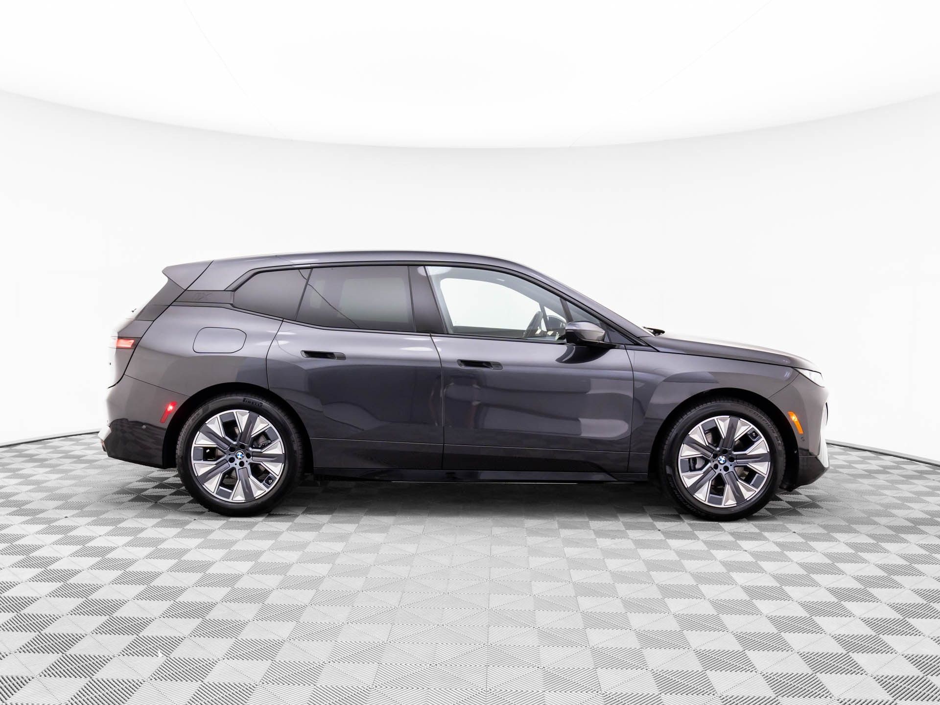 2026 Bmw iX photo 3