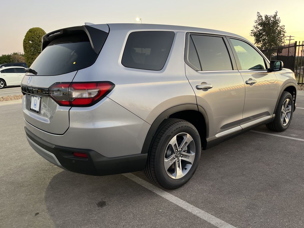 2025 Honda Pilot EX-L photo 2