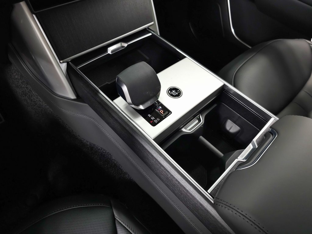 2025 LAND ROVER RANGE ROVER - Image 30