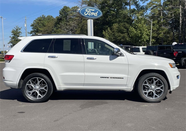 2020 Jeep Grand Cherokee Overland photo 2