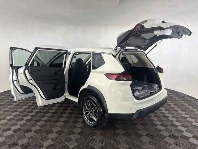2026 Nissan Rogue S photo 14