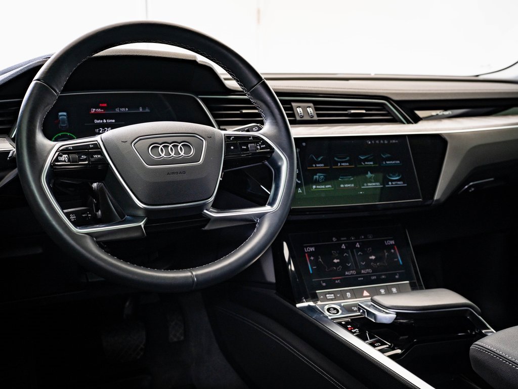 2022 Audi e-tron Premium photo 4