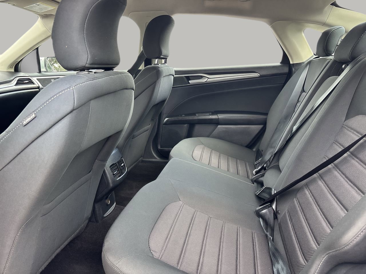 2019 Ford Fusion Hybrid SE photo 16