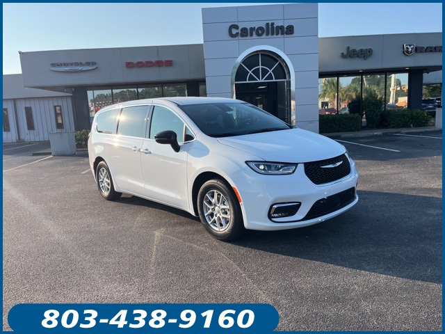 2026 Chrysler Pacifica Select's photo