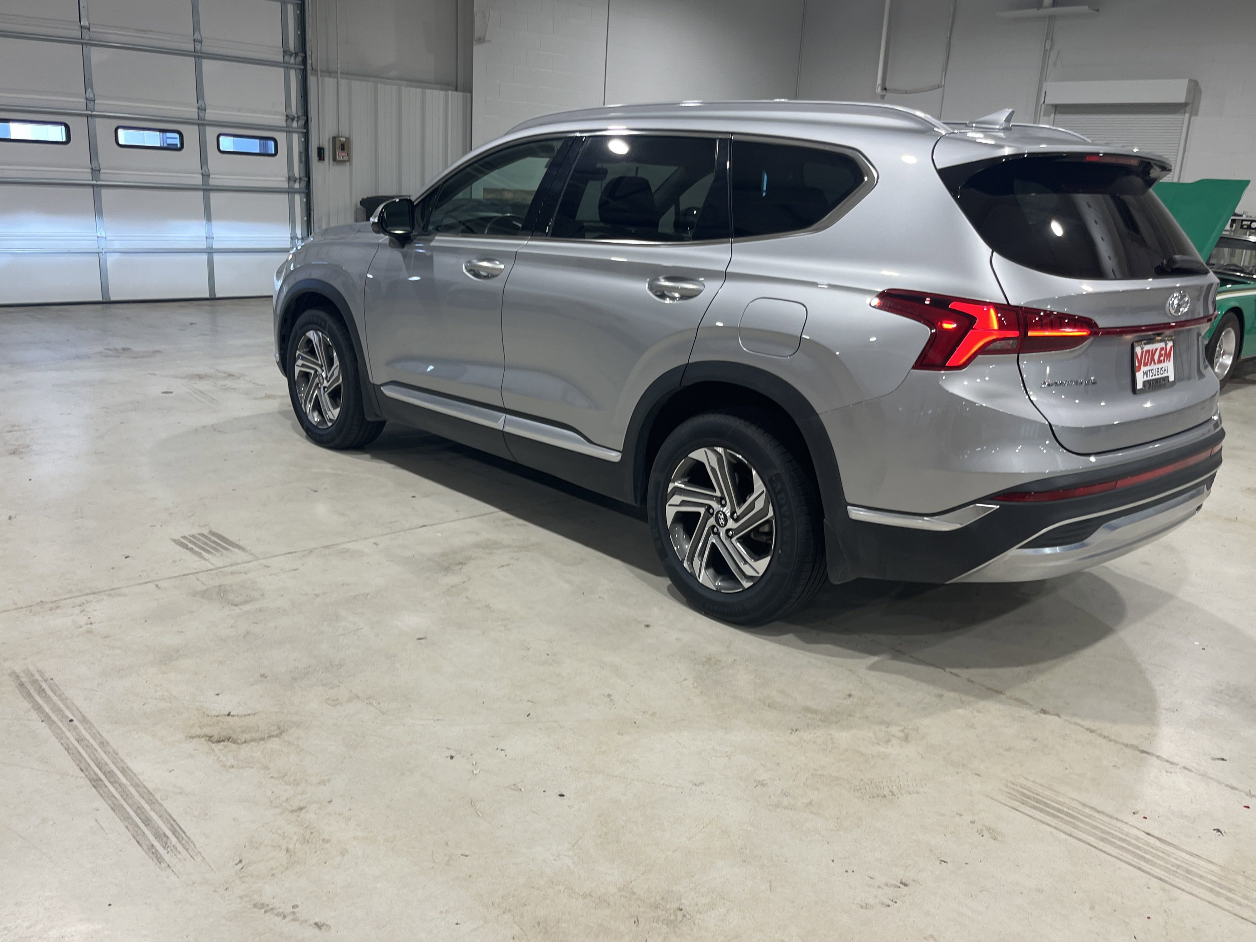 2023 Hyundai Santa Fe SEL Premium photo 3