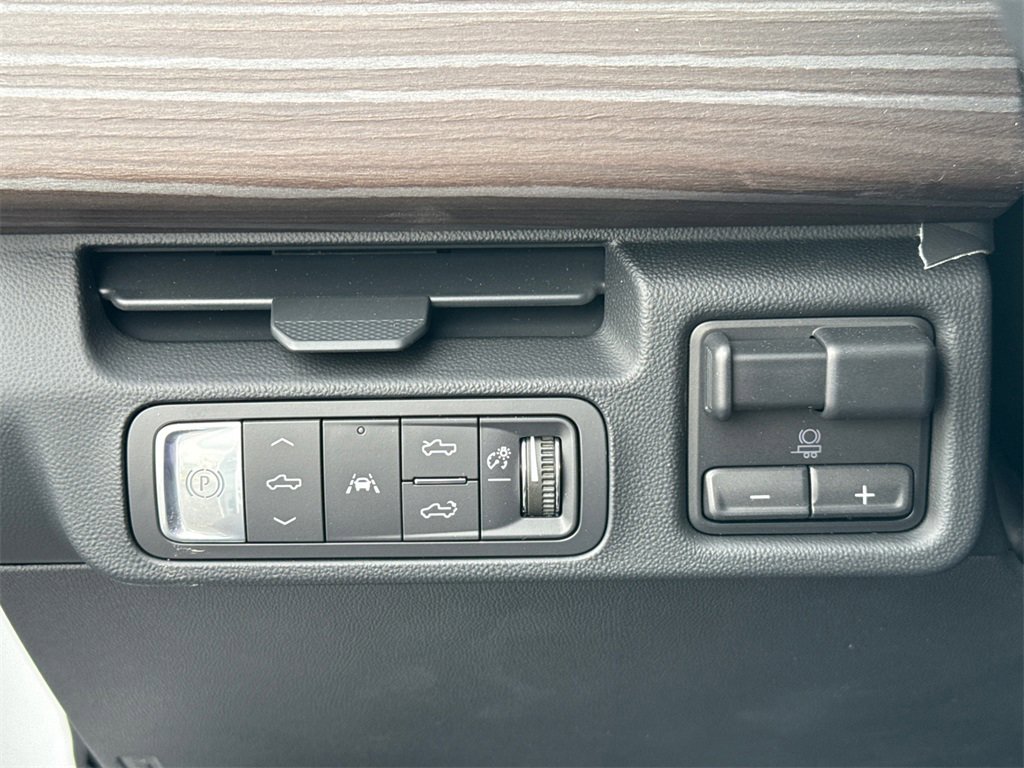 2025 GMC SIERRA - Image 18