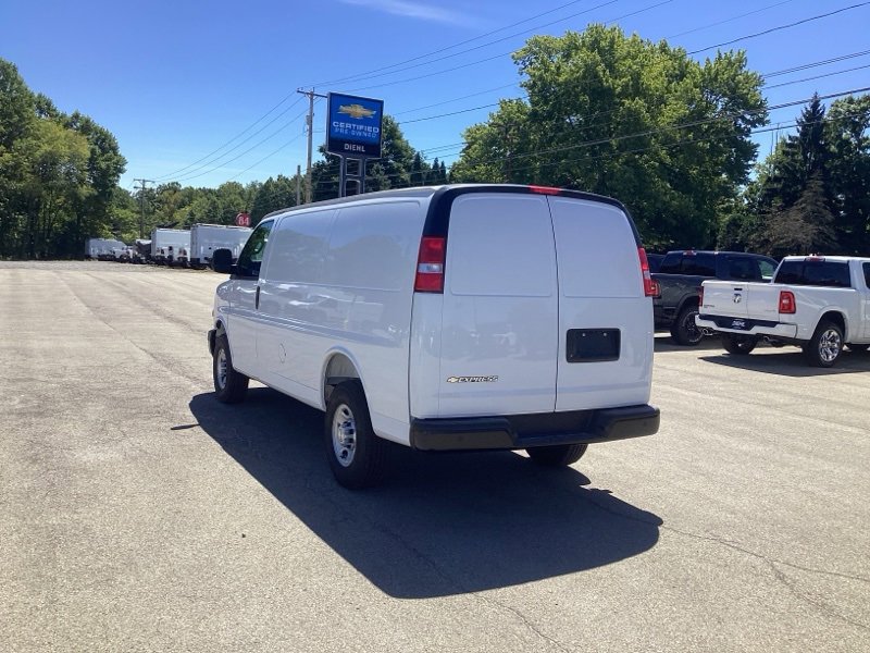2025 Chevrolet Express 2500 Work Van photo 3