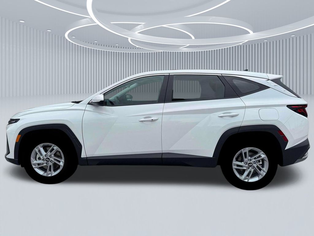 2026 Hyundai Tucson SE photo 3