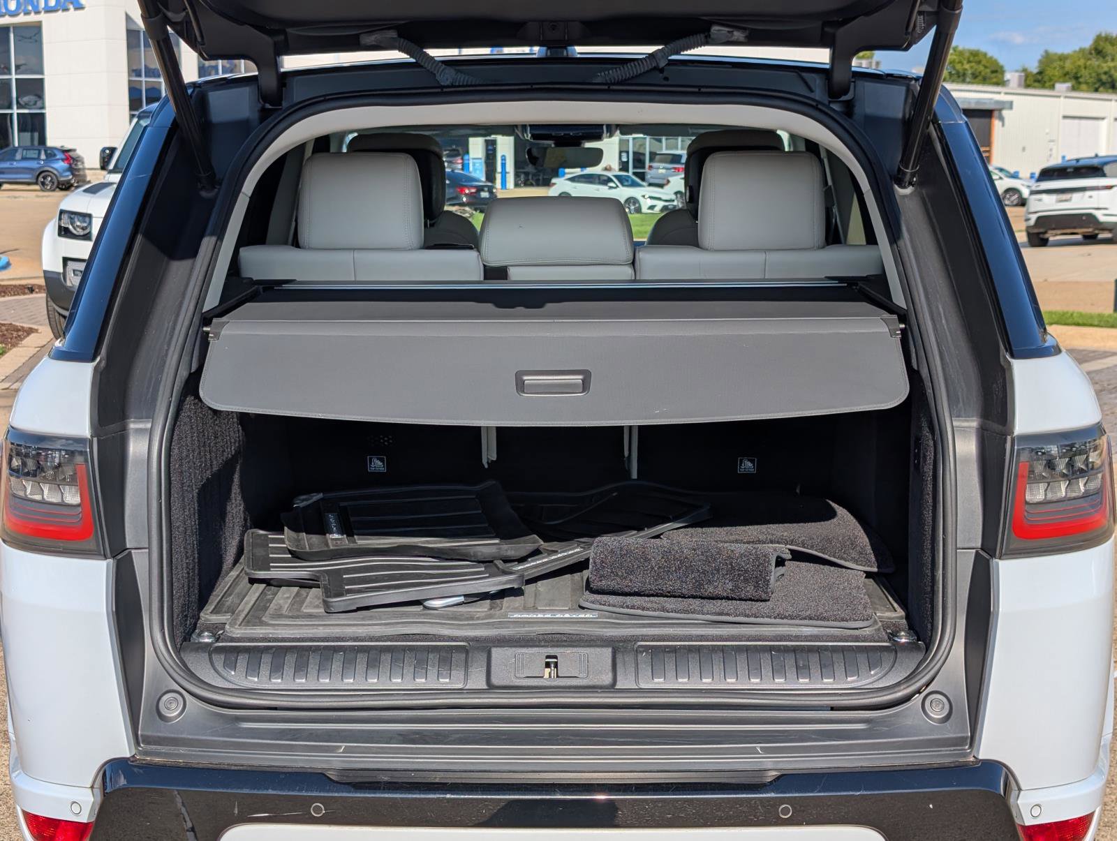 2019 Land Rover Range Rover Sport HSE Dynamic photo 9