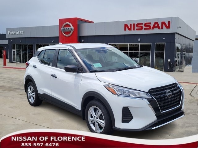 2025 Nissan KICKS PLAY Base's photo