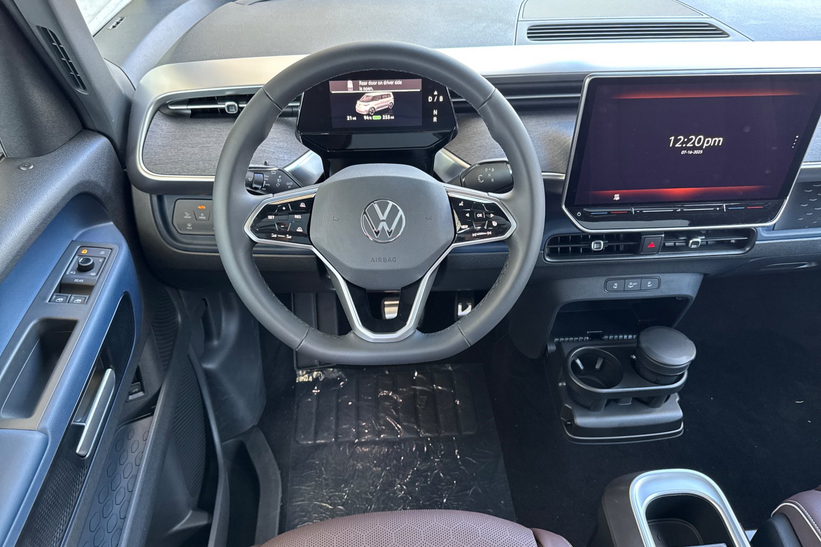 2025 Volkswagen ID. Buzz Pro Plus photo 14
