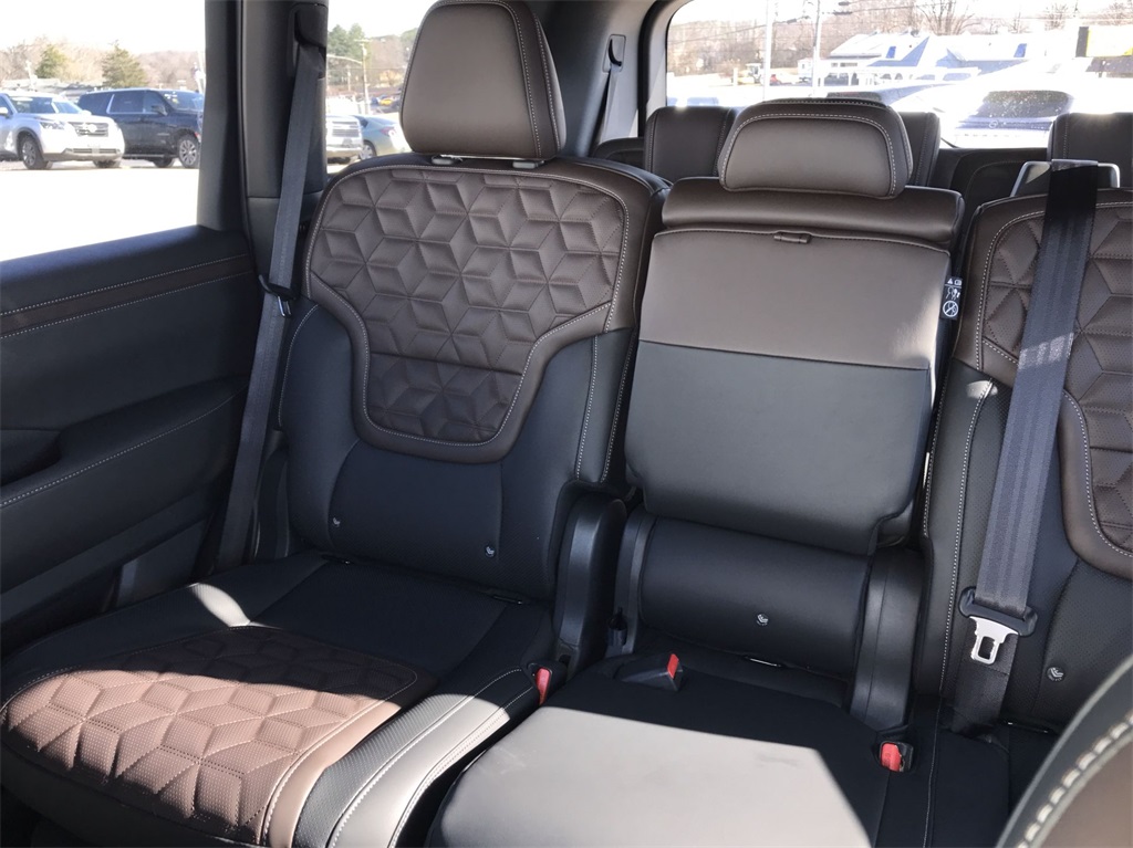 2025 Nissan Armada Platinum photo 22