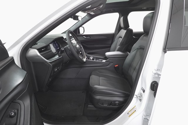 2025 Jeep Grand Cherokee Altitude X photo 10