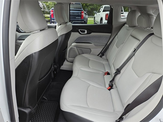 2022 Jeep Compass Latitude photo 9
