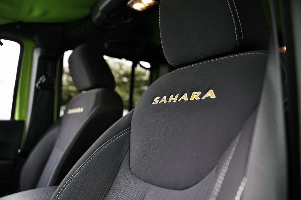 2013 Jeep Wrangler Unlimited Sahara photo 22