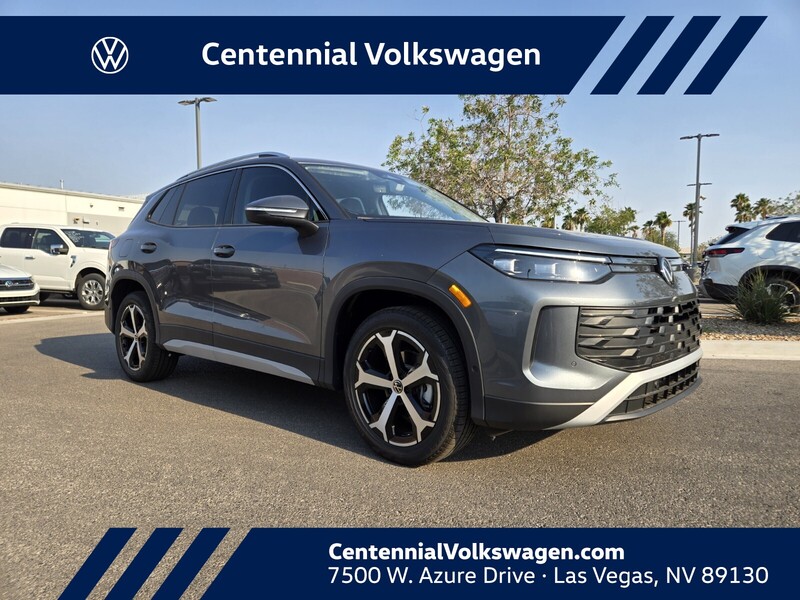 2025 Volkswagen Tiguan SE's photo