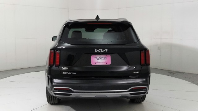 Used 2023 Aurora Black Kia EX image 4