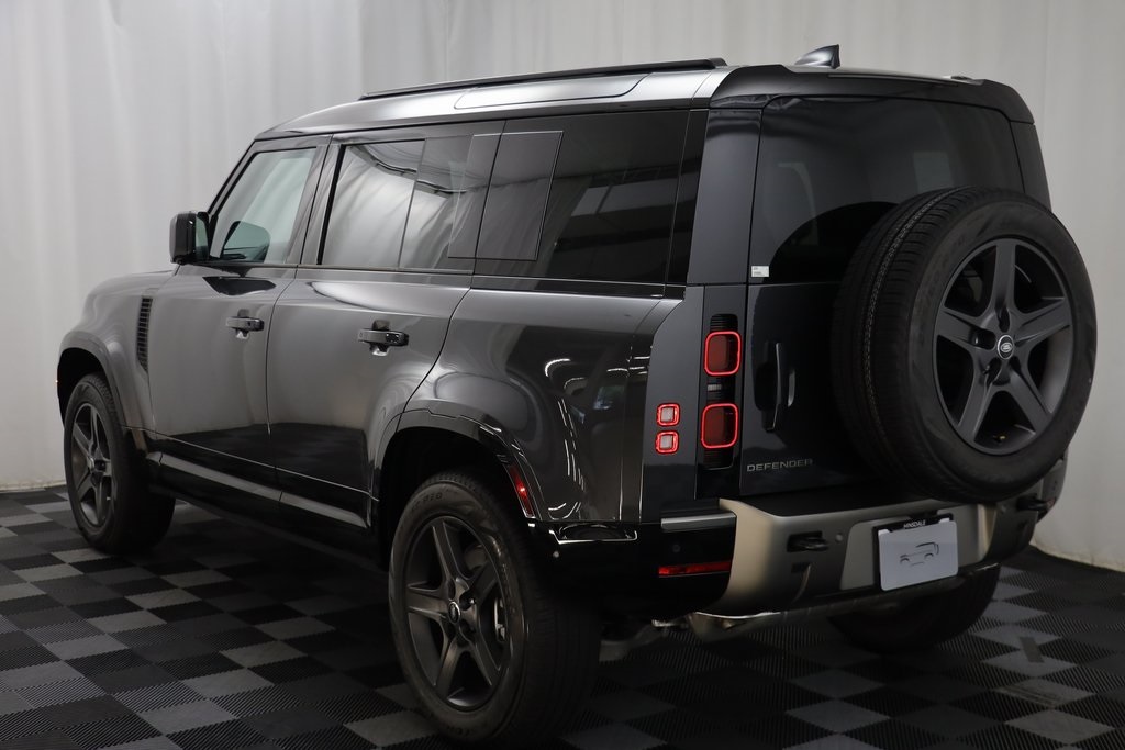 2025 Land Rover Defender 110 X-Dynamic SE photo 15