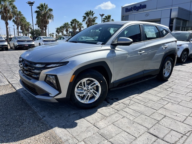 2026 Hyundai Tucson SE photo 2