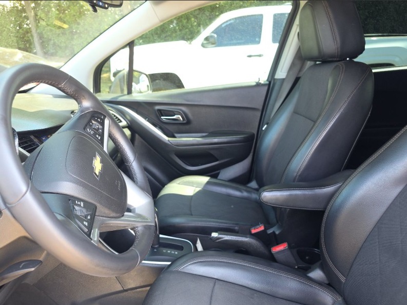 2021 Chevrolet Trax LT photo 14