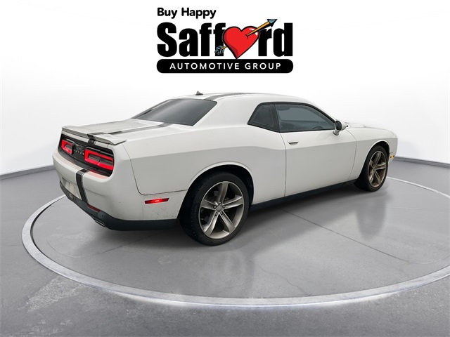 2015 Dodge Challenger SXT photo 2