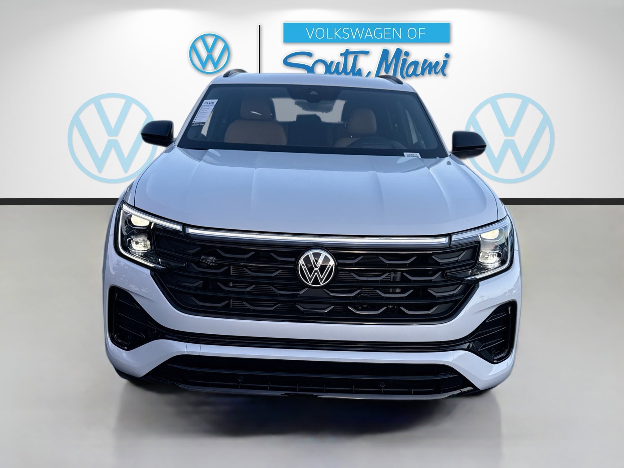 2026 Volkswagen Atlas Cross Sport SEL R-Line photo 2