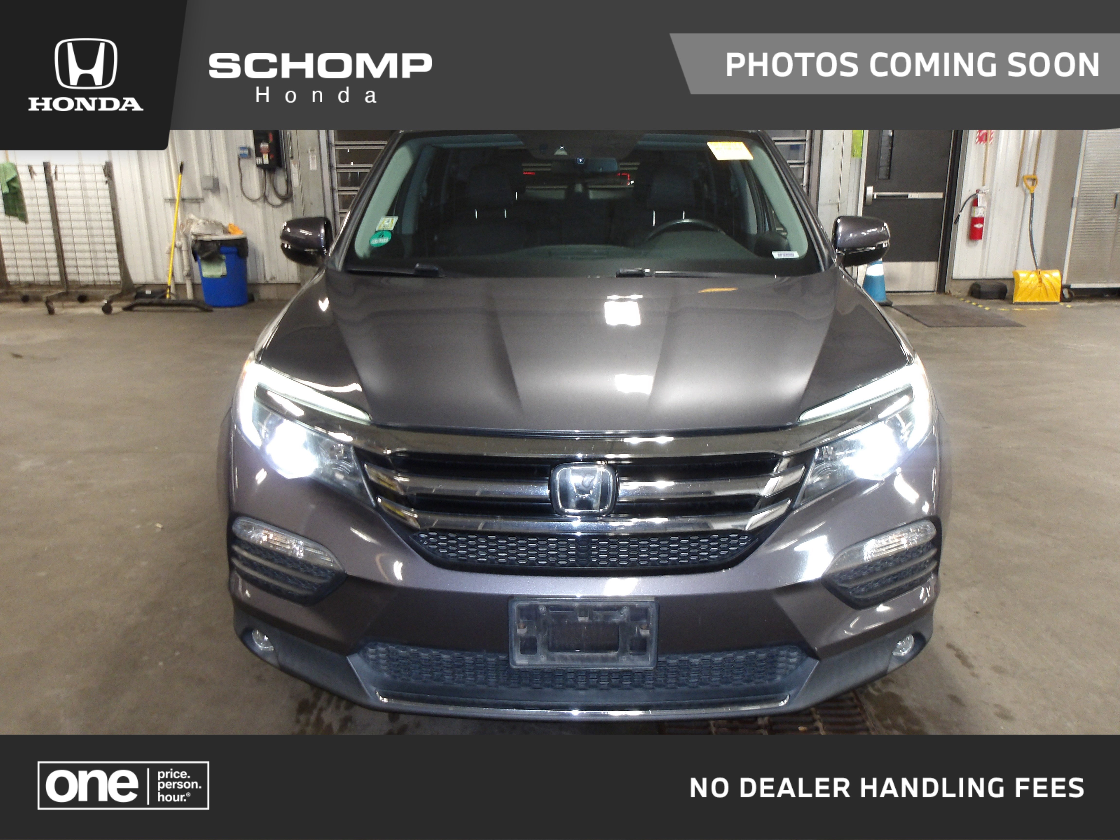 2018 Honda Pilot Elite's photo