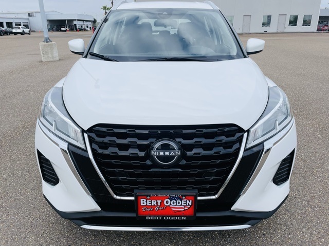 2024 Nissan Kicks SV photo 2