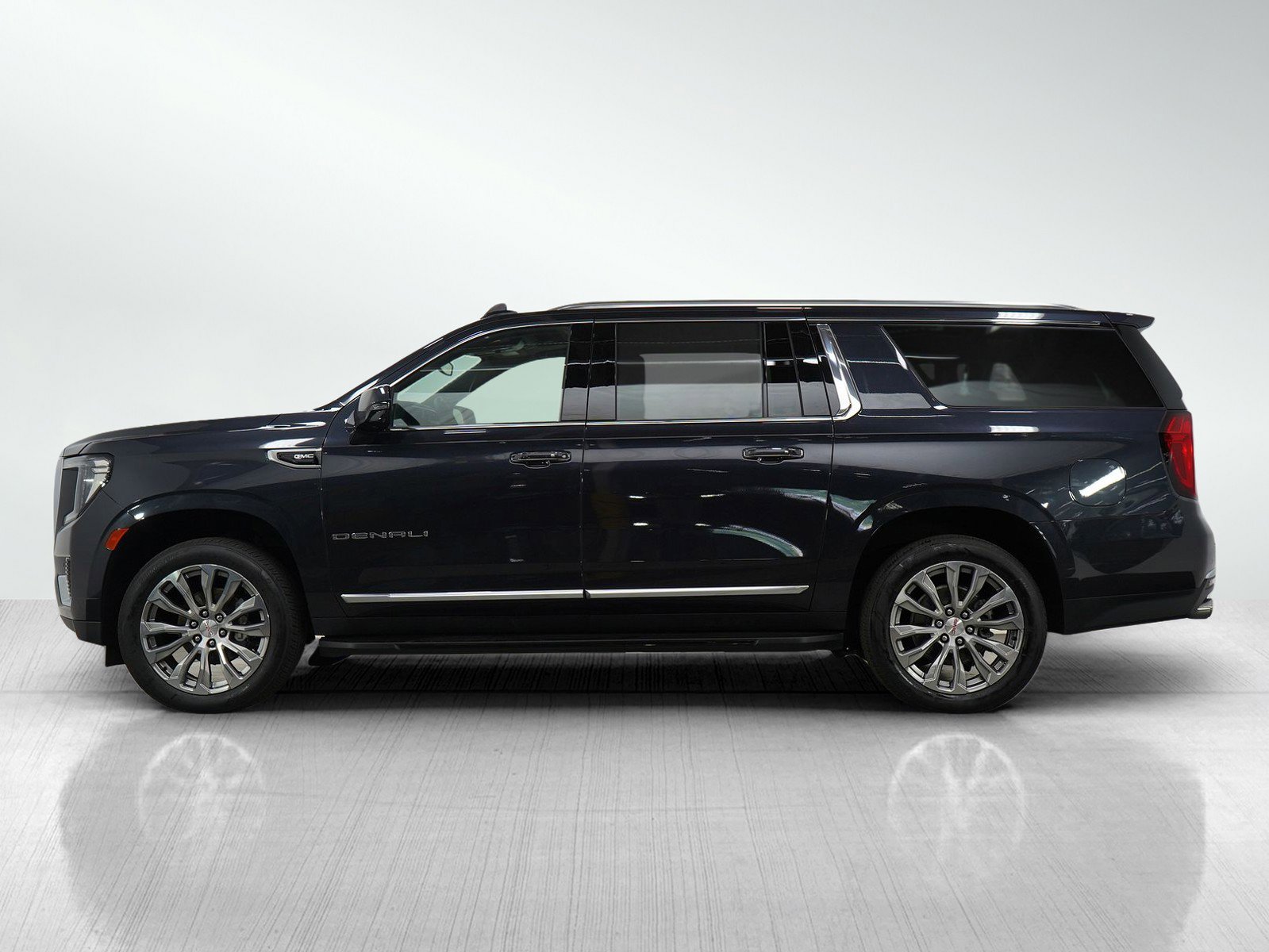 Used 2023 GMC Yukon XL Denali with VIN 1GKS2JKL4PR504867 for sale in Minneapolis, Minnesota