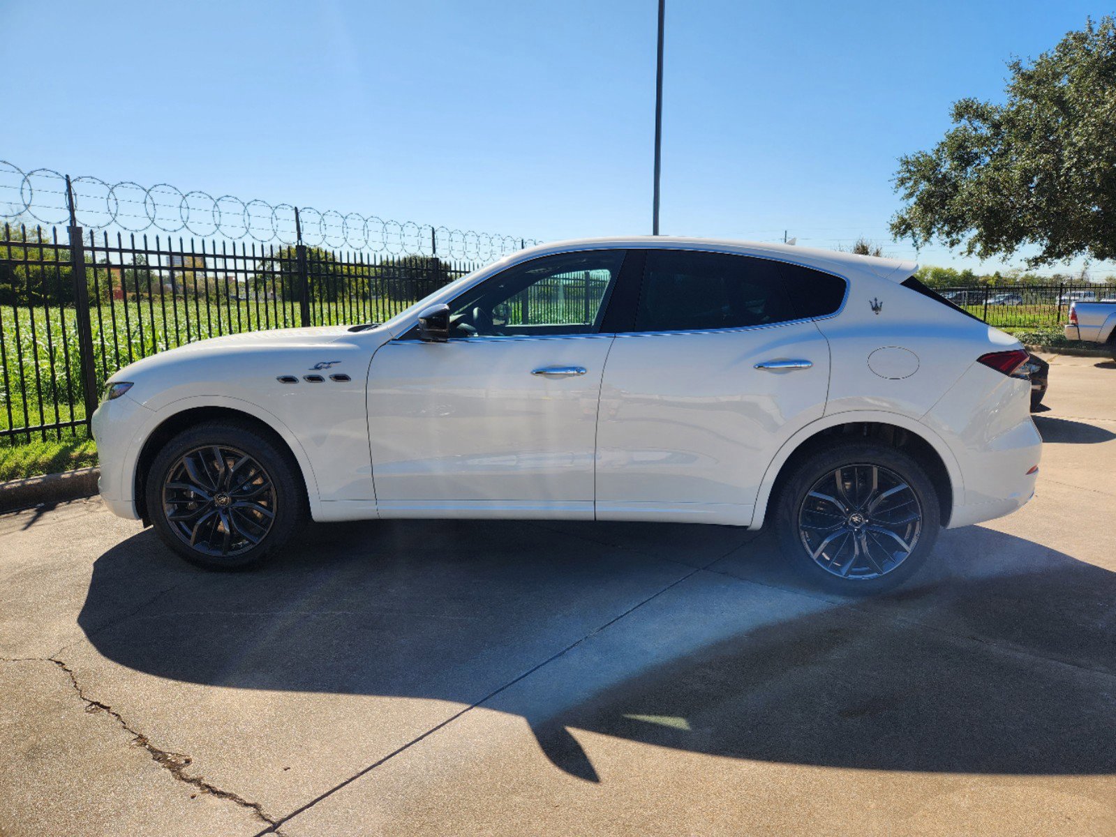 2024 Maserati Levante GT photo 4