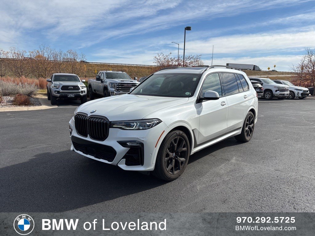 2021 BMW X7 M50i's photo