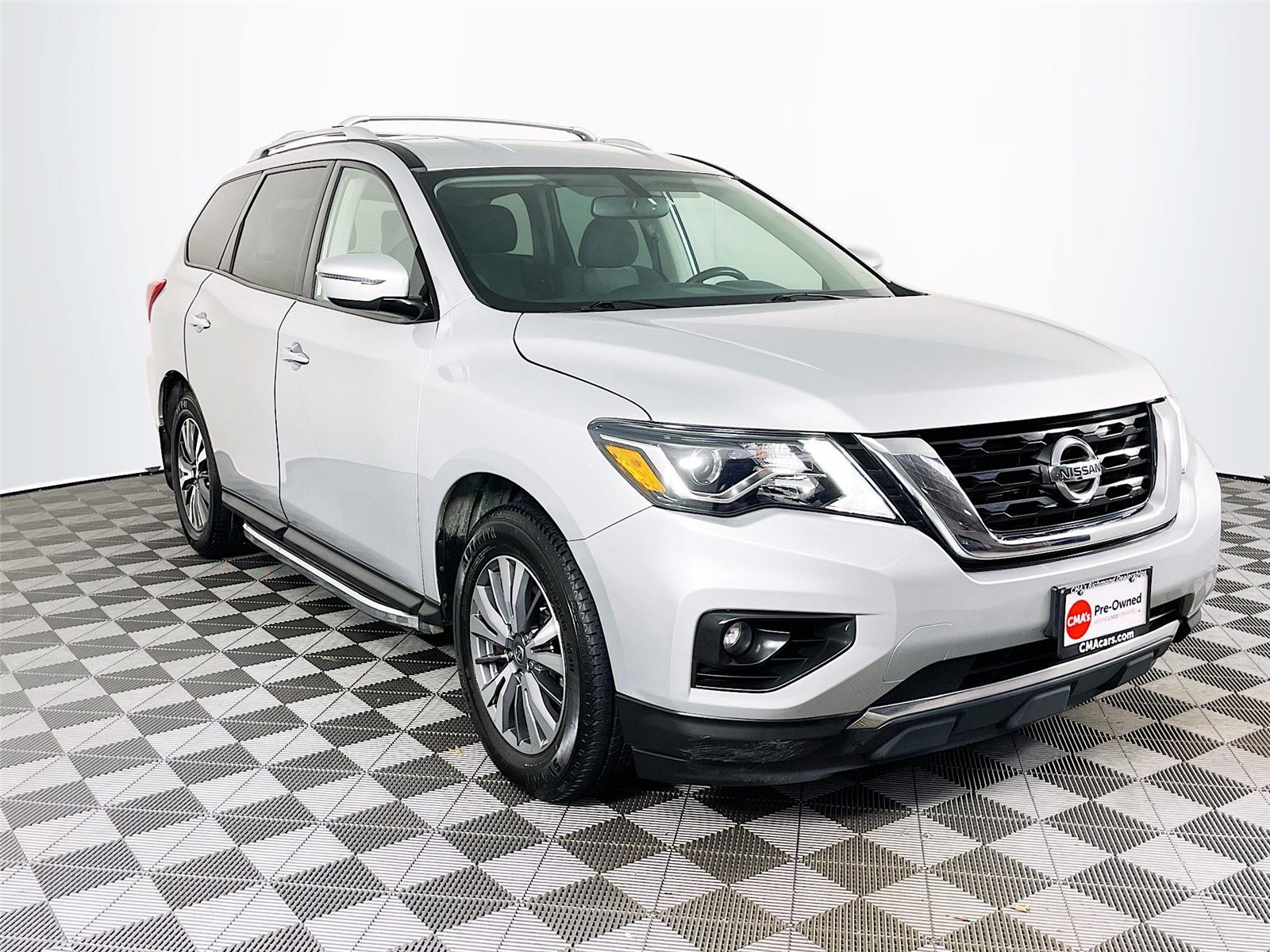 2020 Nissan Pathfinder SV