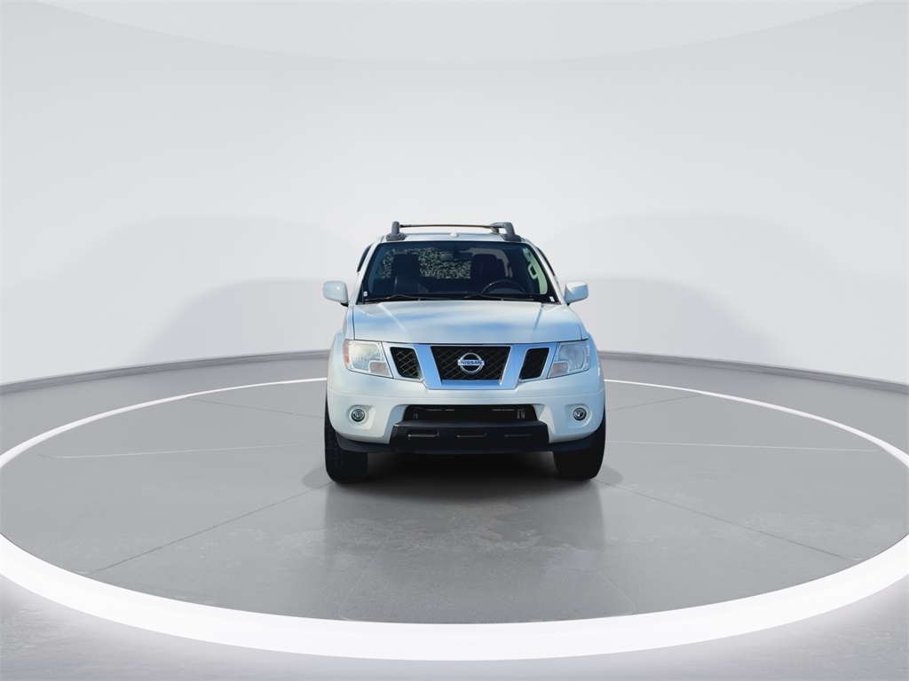 2013 Nissan Frontier PRO-4X photo 3