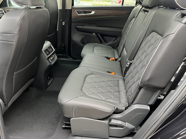 2025 Volkswagen Atlas SEL Premium R-Line photo 28