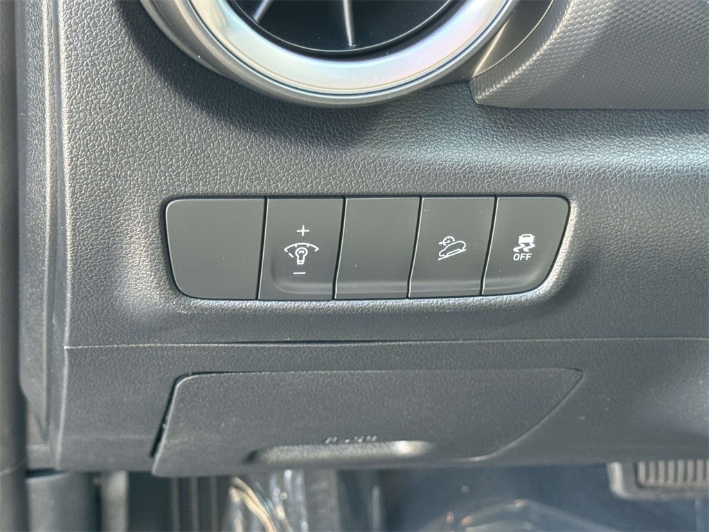 2023 Hyundai Kona SEL photo 28