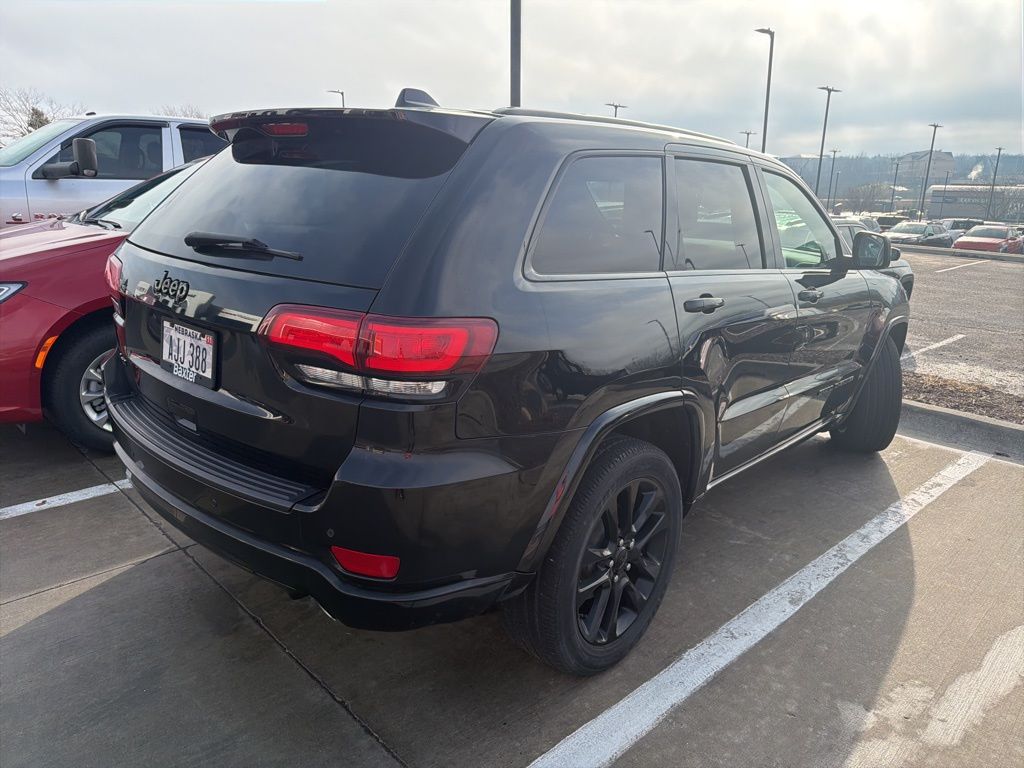 2019 Jeep Grand Cherokee Altitude's photo
