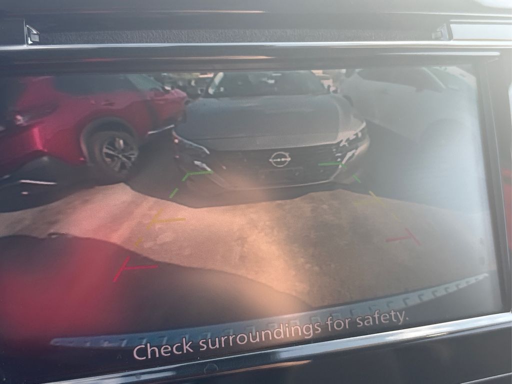 2019 Nissan Rogue SV photo 16