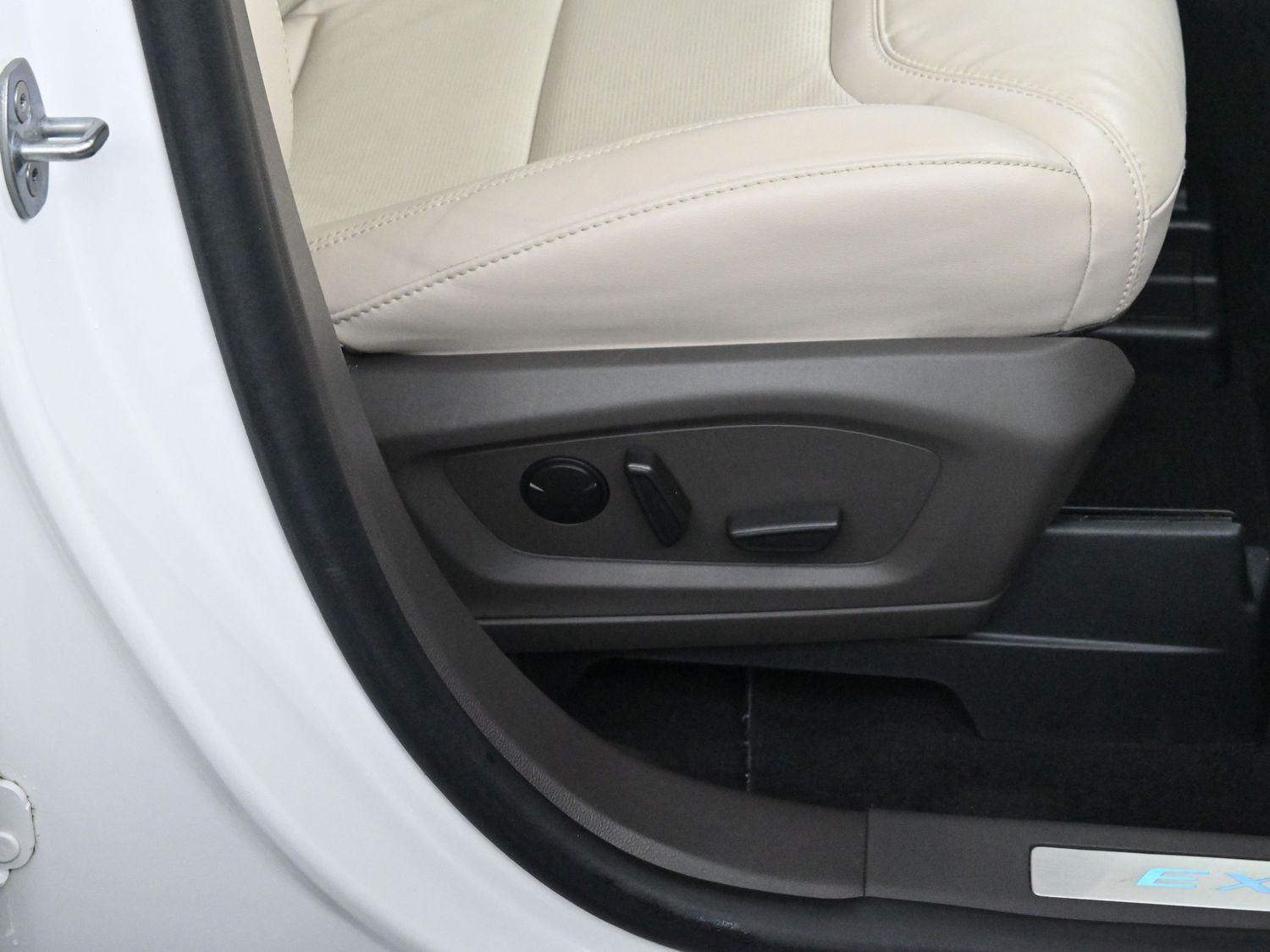 2022 Ford Explorer Platinum photo 31