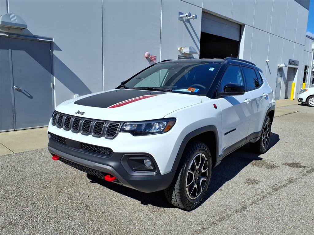 2026 Jeep Compass Trailhawk photo 2