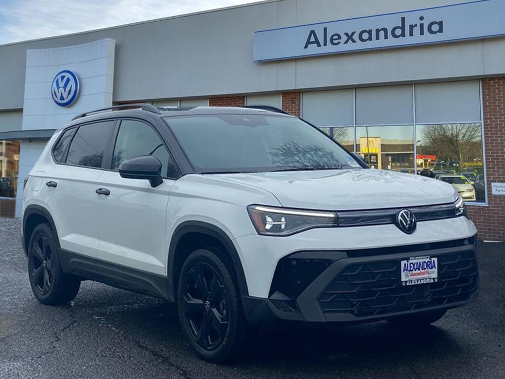 2025 Volkswagen Taos SE Black