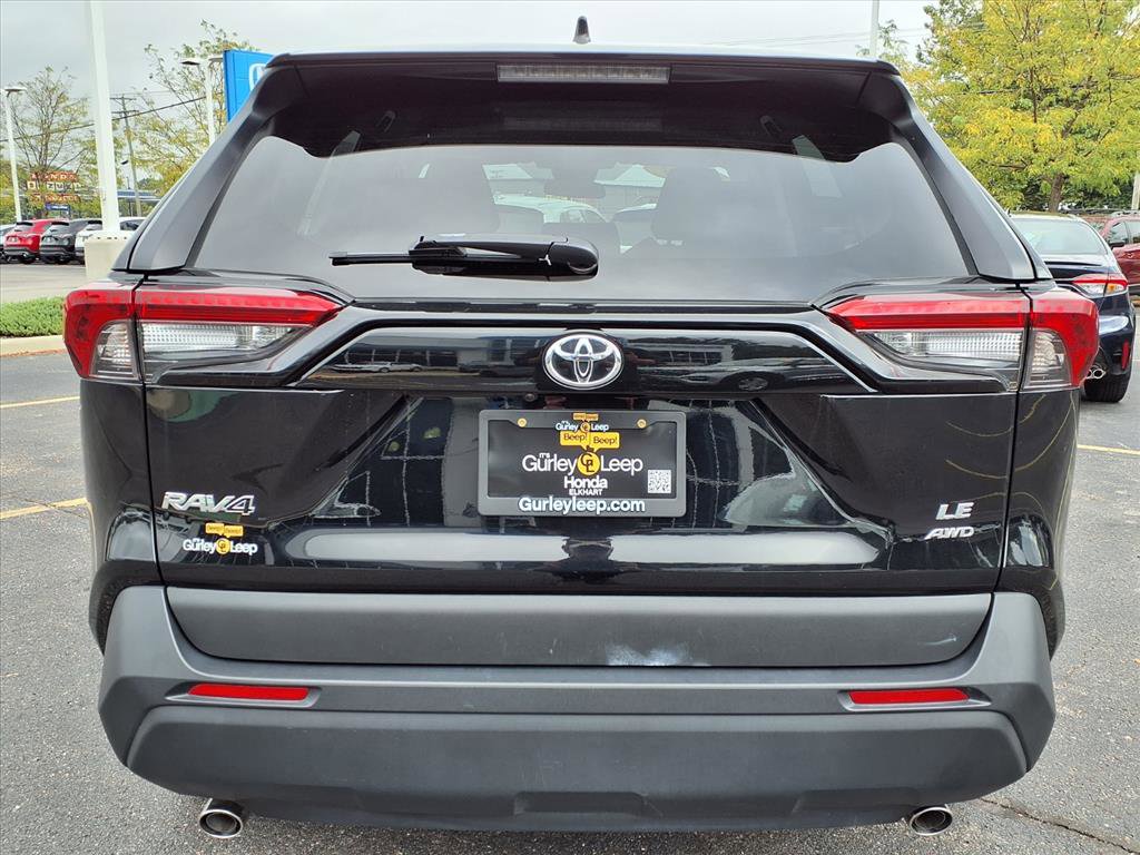 2024 Toyota RAV4 LE photo 6