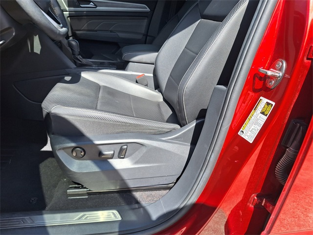 2023 Volkswagen Atlas Cross Sport SE Technology photo 23