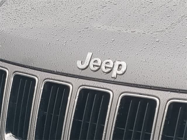 2016 Jeep Grand Cherokee Limited photo 2