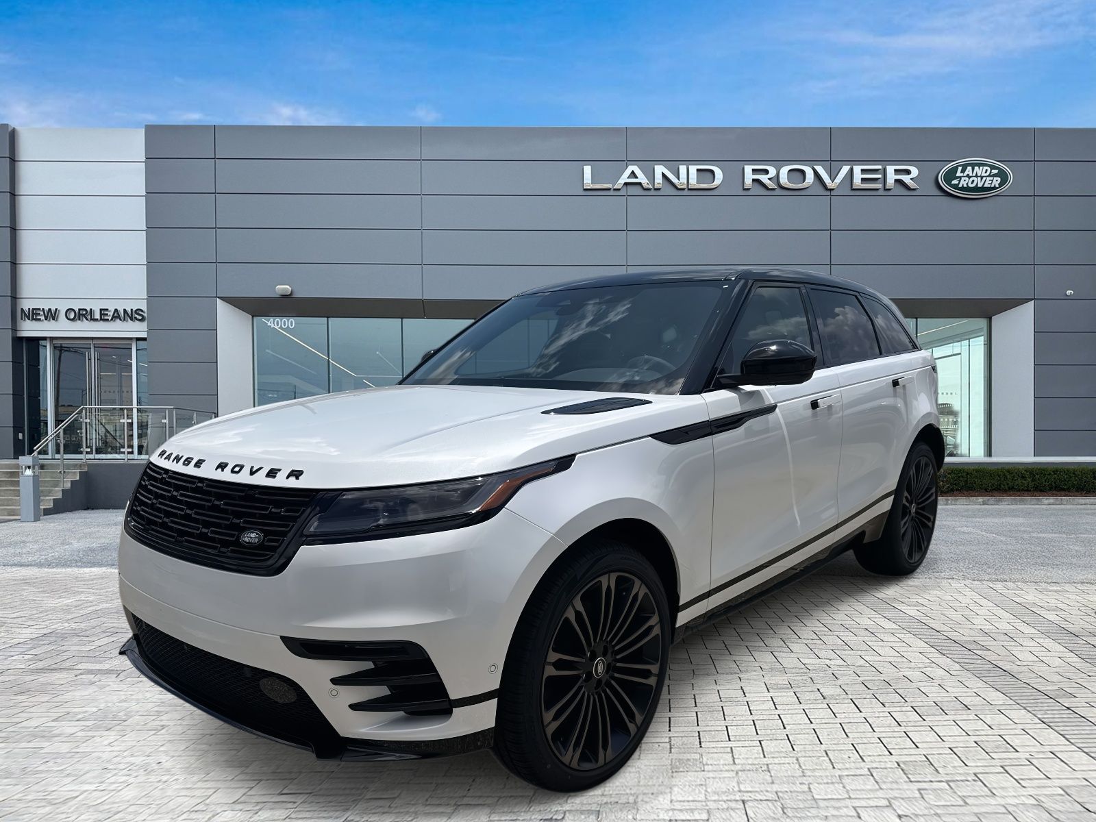 2026 Land Rover Range Rover Velar Dynamic SE's photo